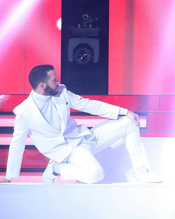 Borja Rueda asistente coreografía de Myriam Benedited en "Tu Cara Me Suena"