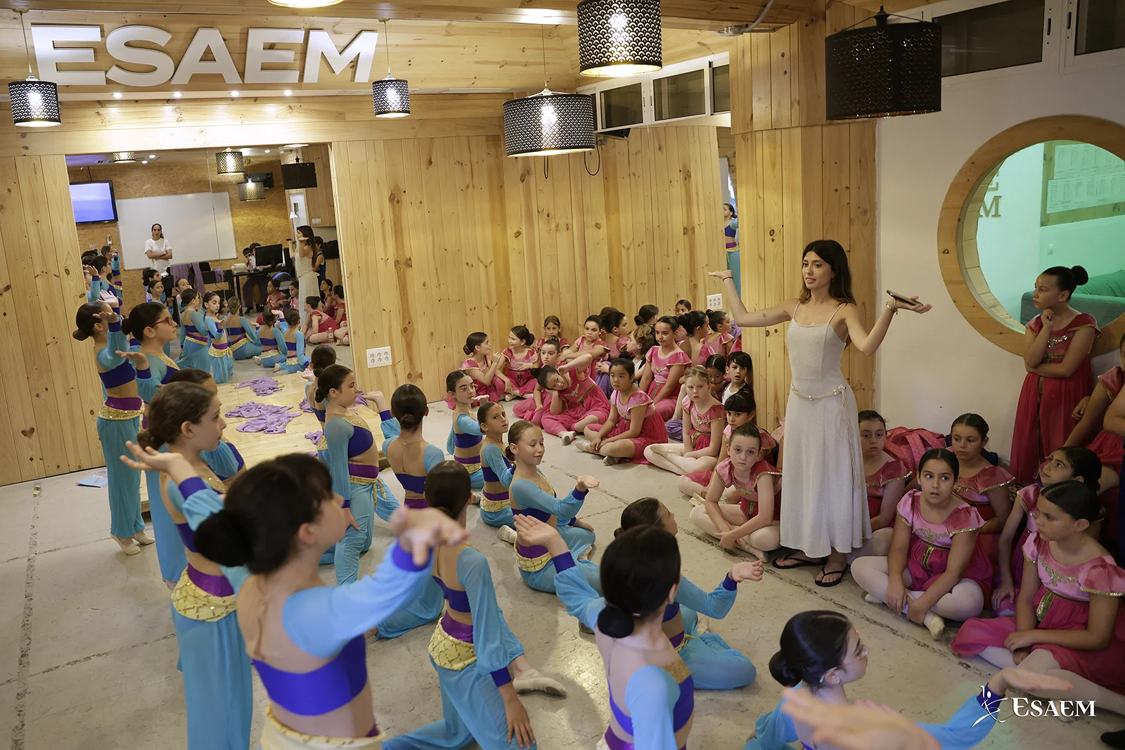 Backstage_Gala_Conservatorio_ESAEM_2024_1502_WEB Logo