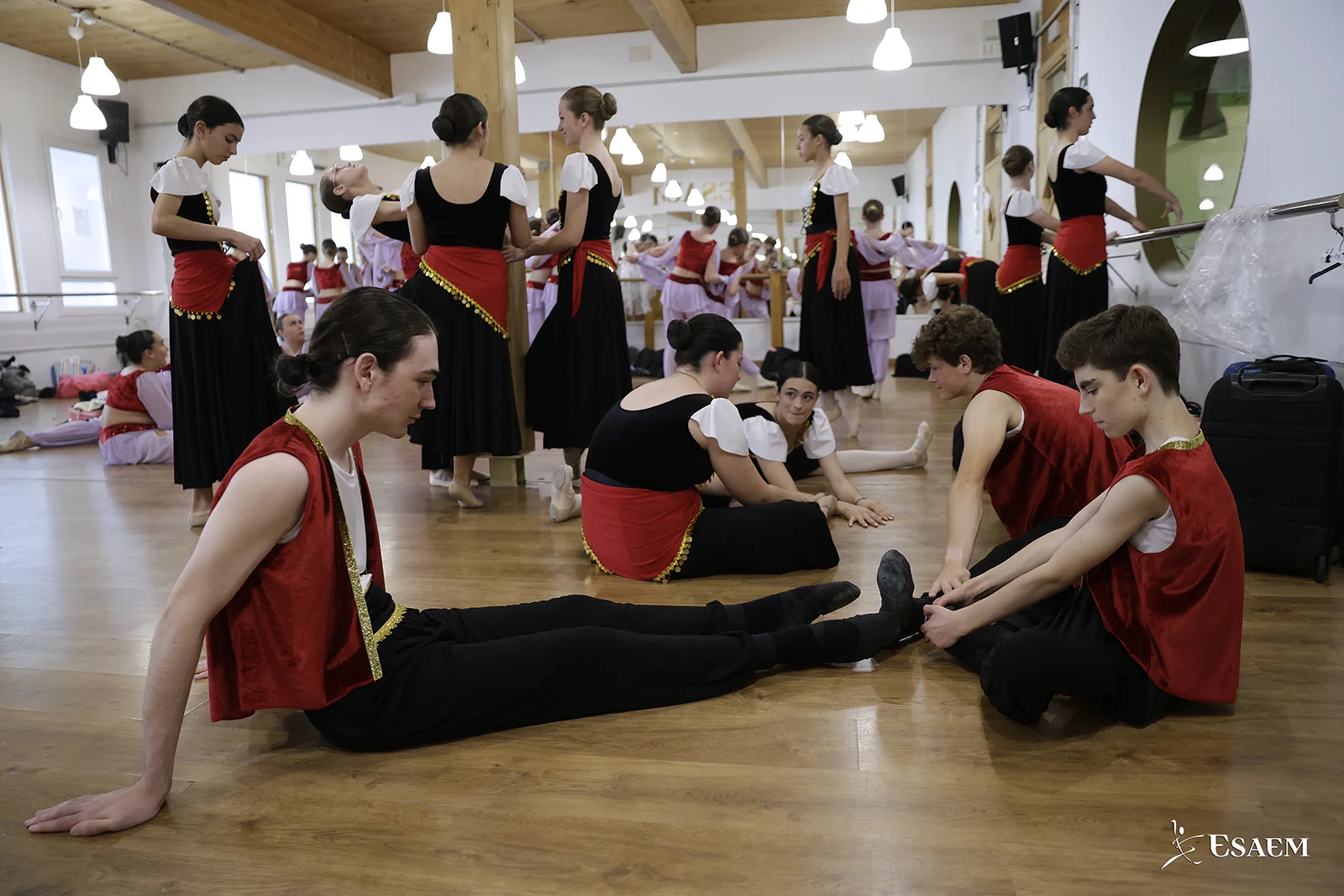 Backstage_Gala_Conservatorio_ESAEM_2024_1565_WEB Logo