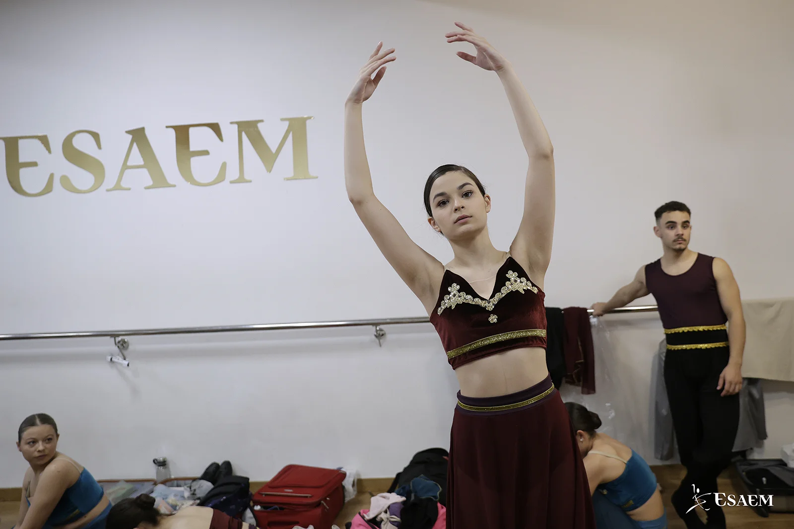 Backstage_Gala_Conservatorio_ESAEM_2024_1591_WEB Logo