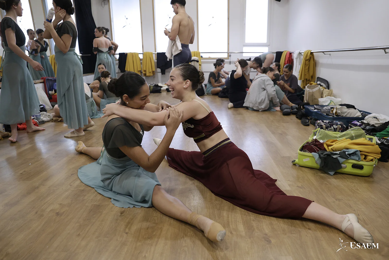 Backstage_Gala_Conservatorio_ESAEM_2024_1641_WEB Logo